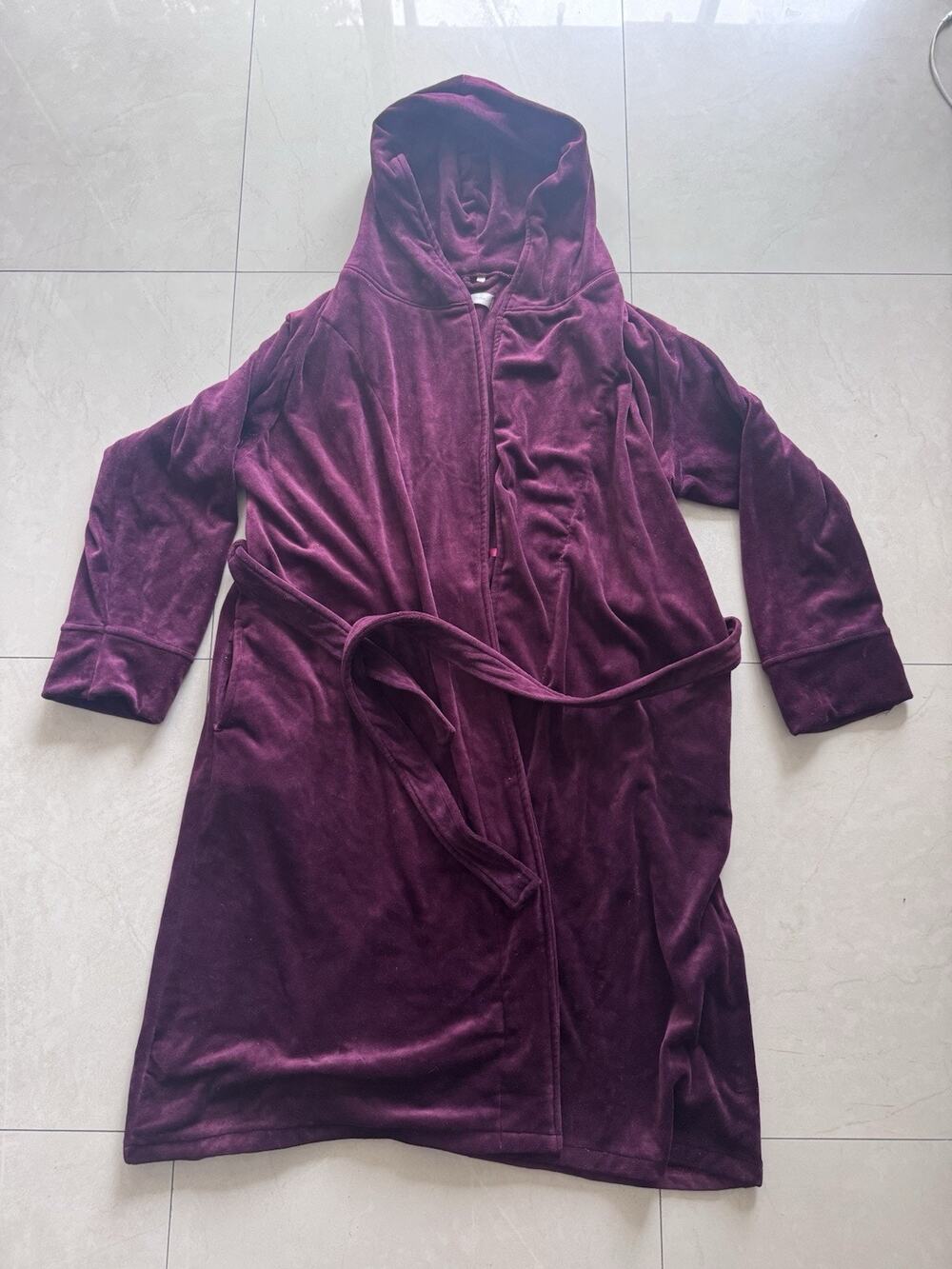 Wysteria Lane Women’s Velour Hooded Robe Burgundy Belted Bathrobe Size M/L